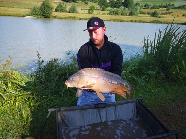 Fangfoto von Sascha mit Karpfen am Catch & Release Teich